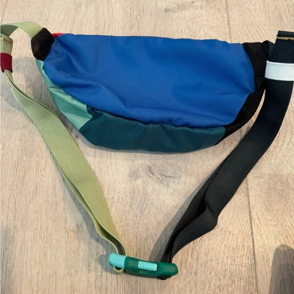 NWOT Cotopaxi Kapai 1.5 L Hip Pack - Del Dia - fun colors ! 7 x 4 x 4 in - Picture 2 of 5